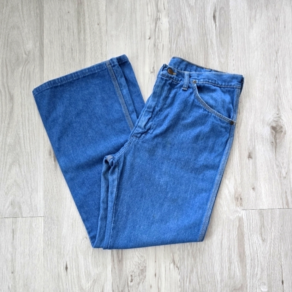 Wrangler | vintage 70s medium wash denim retro wide leg jeans | MENS 36
